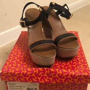 Tory Burch Carlee Wedge Sandal Size 9